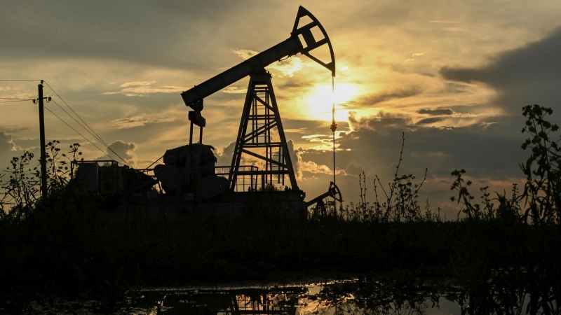 Цена нефти Brent поднялась выше 89 долларов впервые с 31 июля