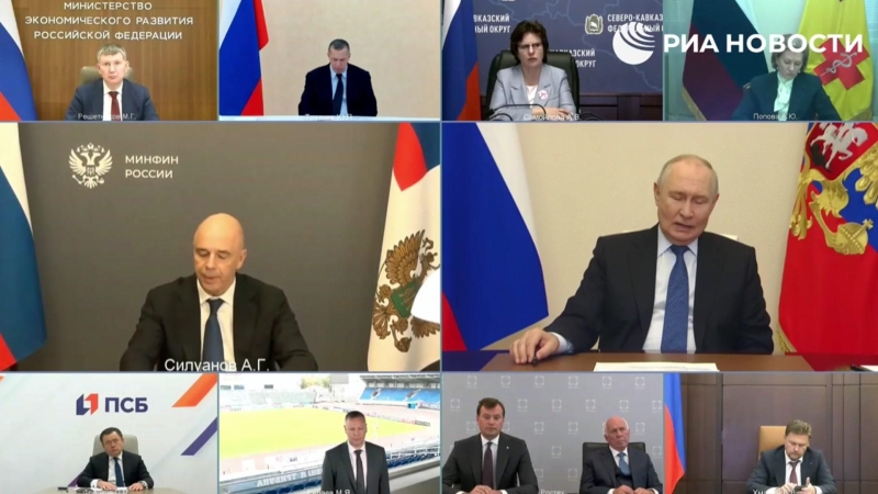 Путин ужесточил правила вывоза наличных из России