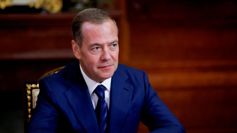 Фракция ЕР в Госдуме после выборов заметно обновится, заявил Медведев
