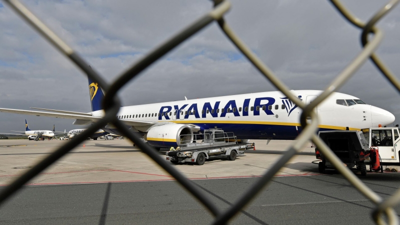 Самолет Ryanair подавал сигнал бедствия из-за самочувствия пассажира