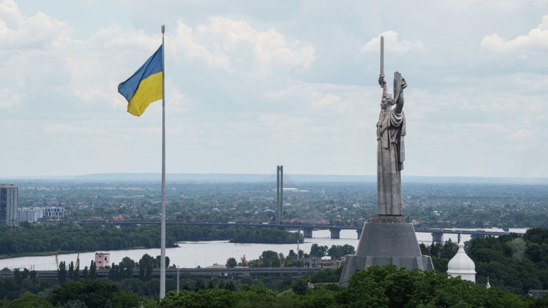 "Сам первый сбежишь": в Киеве ответили на новую истерику Зеленского