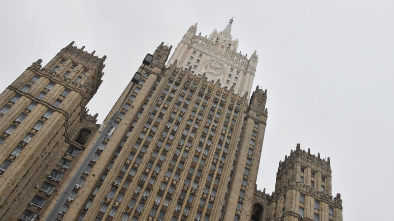 МИД: Запад обещает Армении золотые горы в попытках вытеснить Россию
