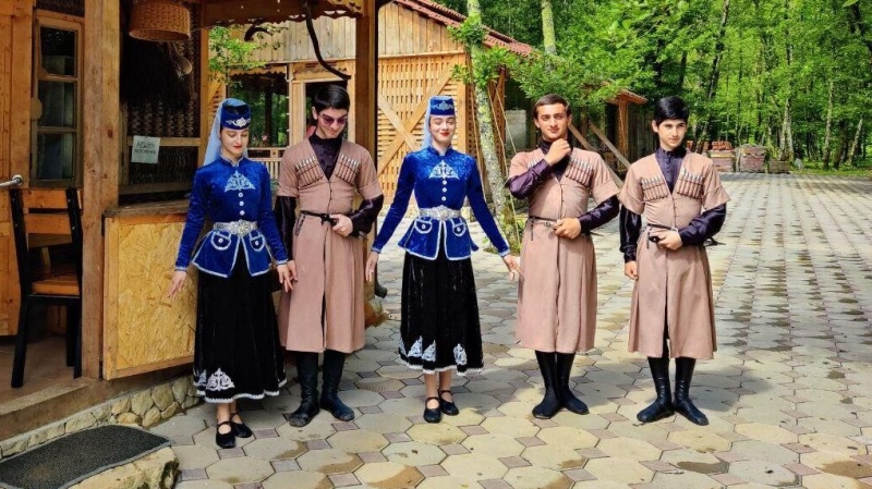 Страна души, хурмы, улыбок и теплого моря: лучшие курорты Абхазии осенью